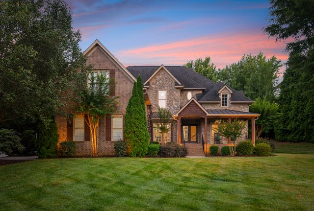  Sir Gallahan Ct_Twilight-01