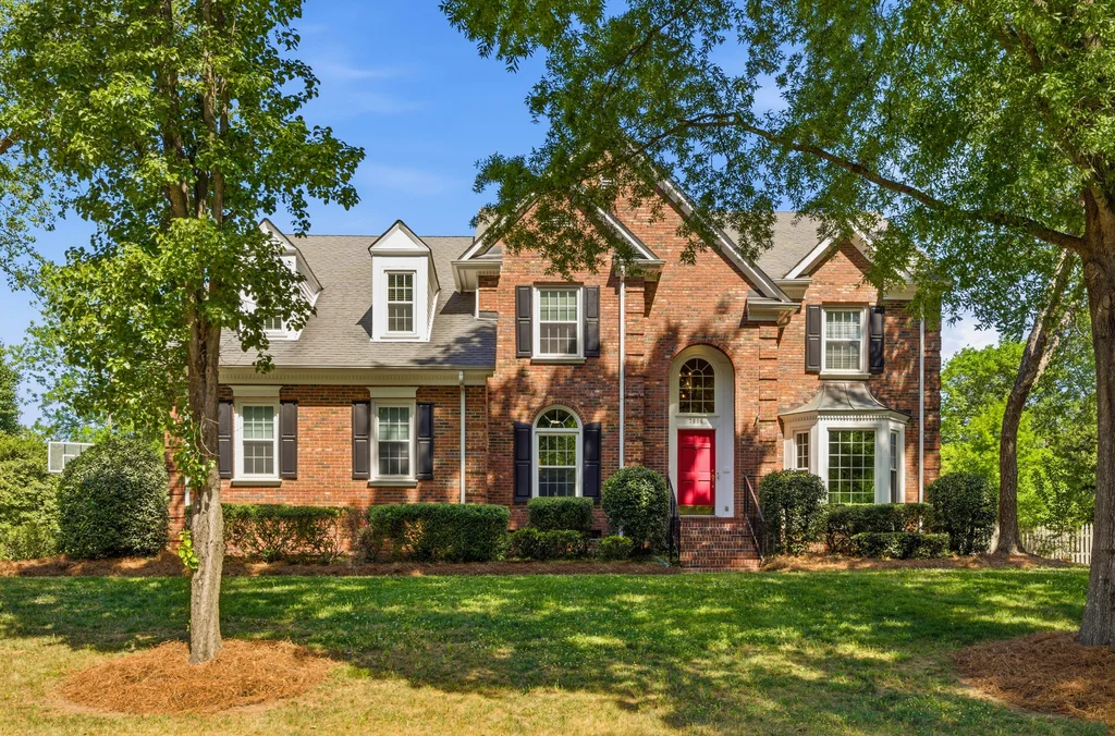 7006DarnleyPl_Ext_004