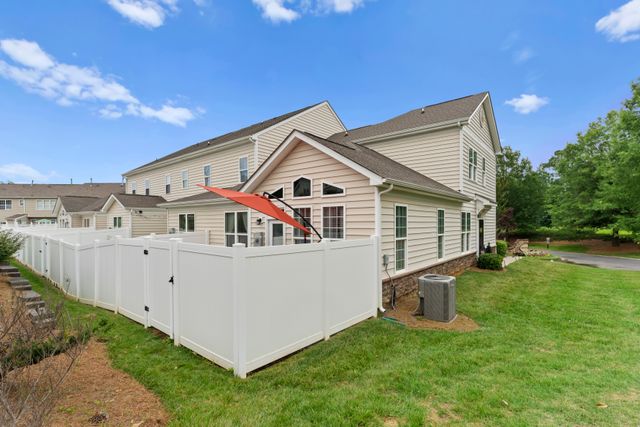 Park View Dr _Ext-05