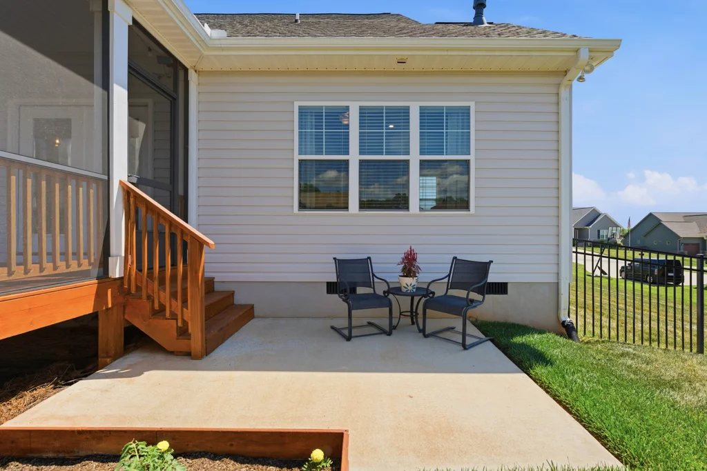 176StaffordShireDr_Ext_009