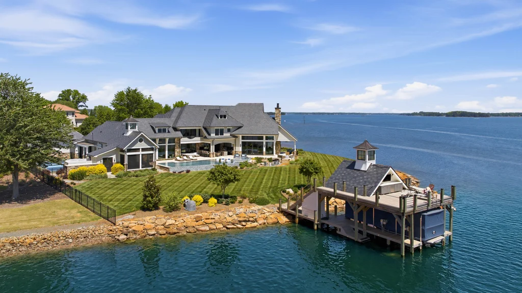 8515NormanEstatesDr_Drone_006