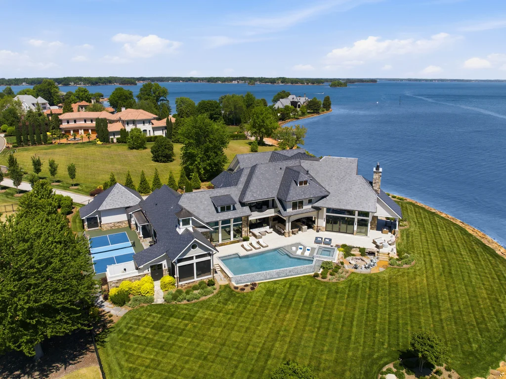 8515NormanEstatesDr_Drone_009