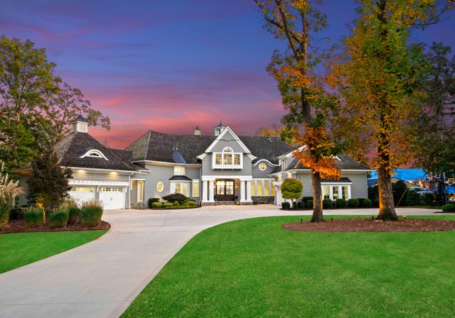 Green Dolphin Ln_Twilight-01