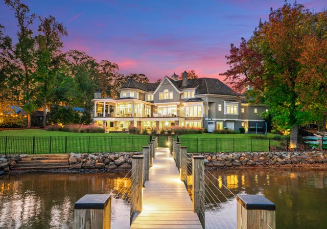 Green Dolphin Ln_Twilight-10