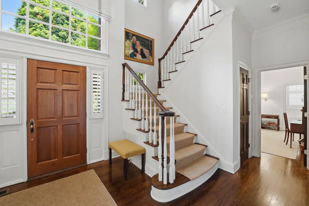 2618SheffieldCrescent_Int_013