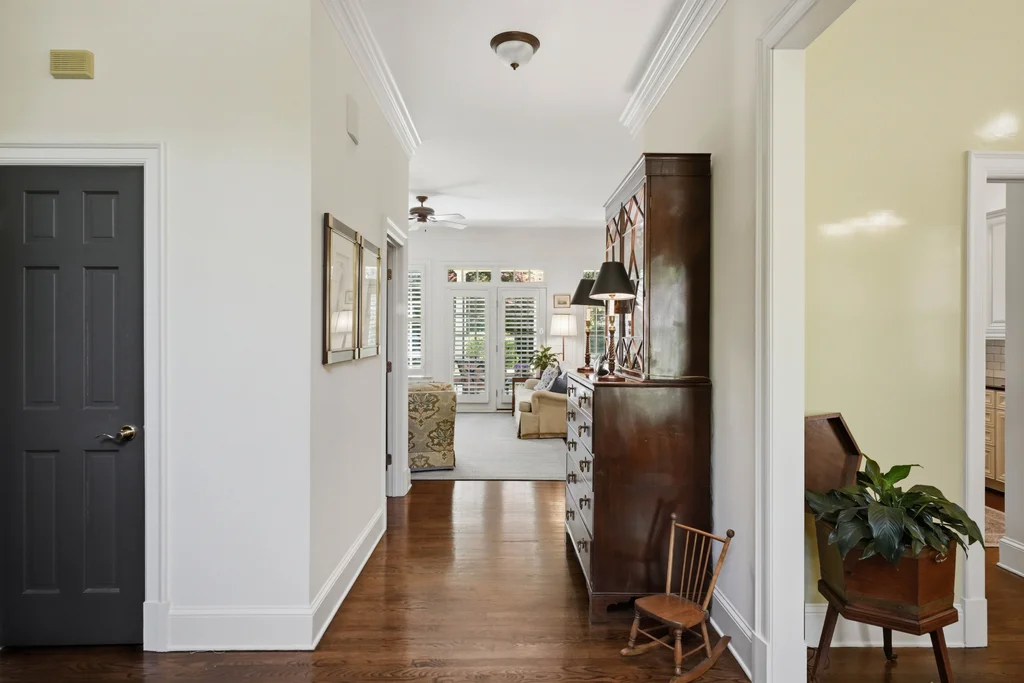 2618SheffieldCrescent_Int_034