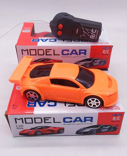A Autos De Carreras Con Aleron A Control Rem