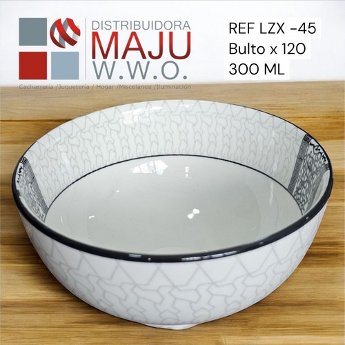 Taza Con Bordados Negro/Gris Y Figuras Cera