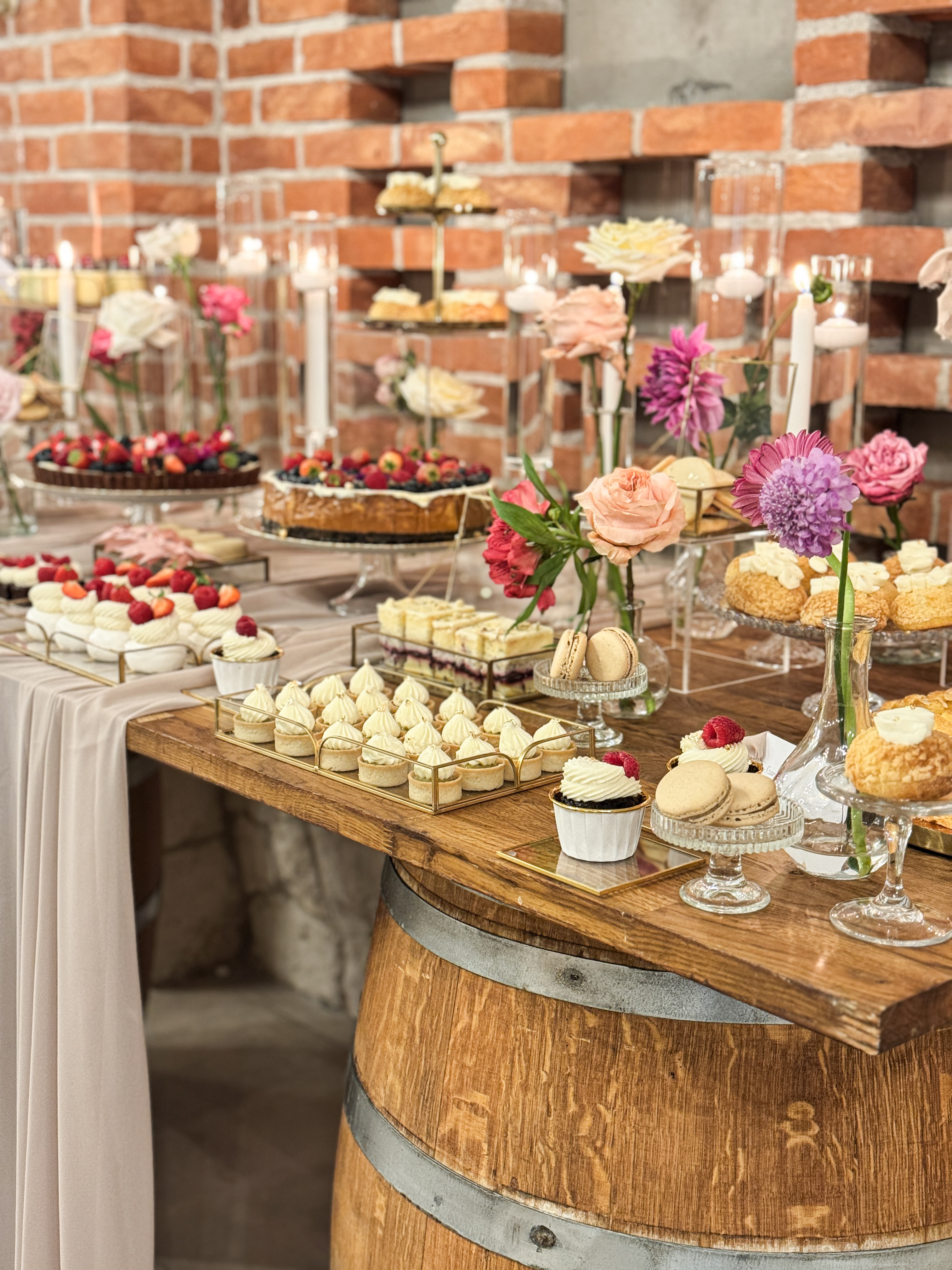Sweet Table on a Barrel: Glamour and Loft Style