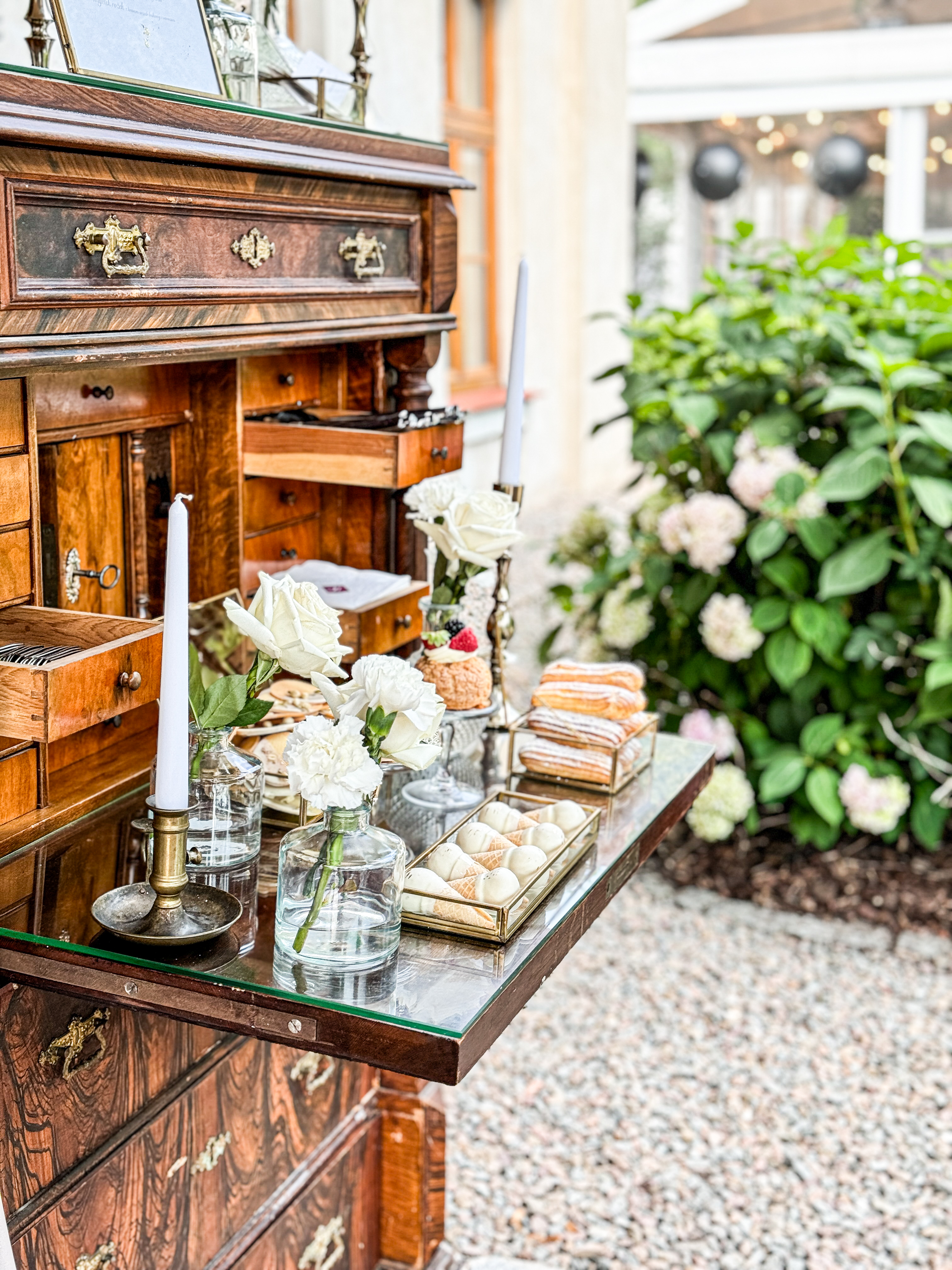 Sweet Secretary Desk: Retro Elegance