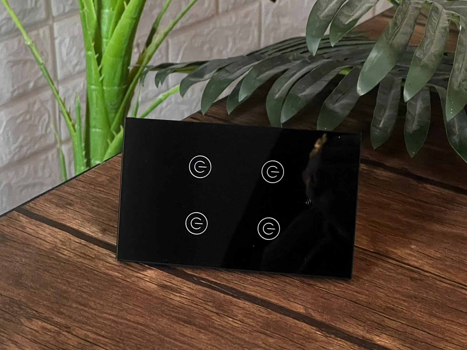 مفتاح إضاءة تاتش ذكي 4 خط (Wi-Fi Touch Switch 4-Gang)
