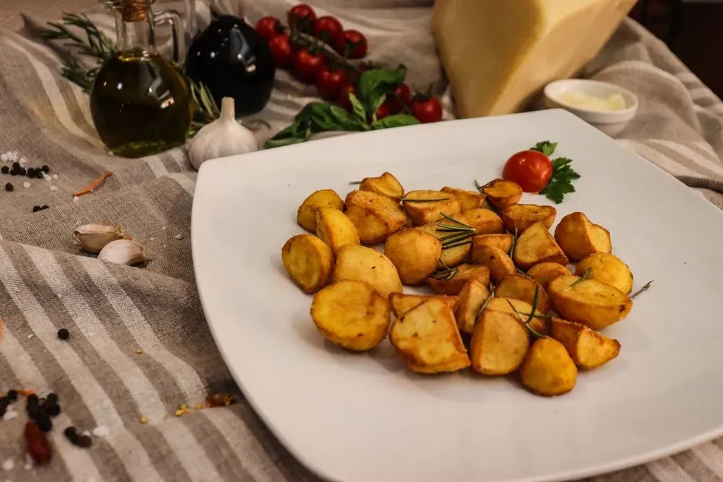 Cartofi cu rozmarin