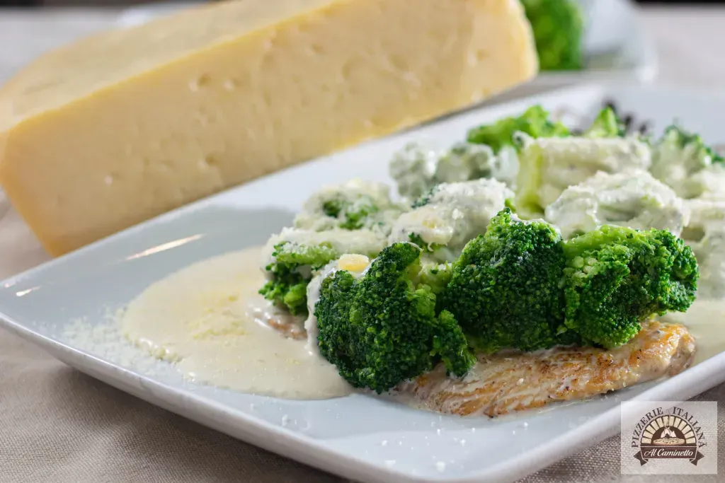 Petto di pollo con broccoli e gorgonzola