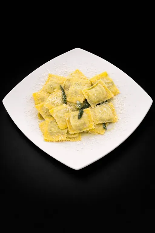Ravioli cu ricotta și spanac
