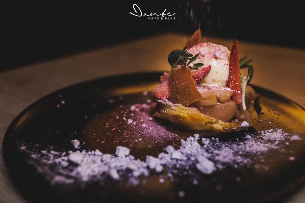 Tarta de mere cu sos caramel
