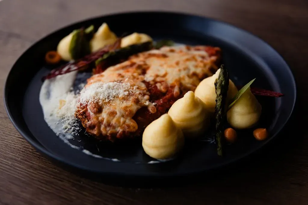 Piept de pui alla Parmigiana