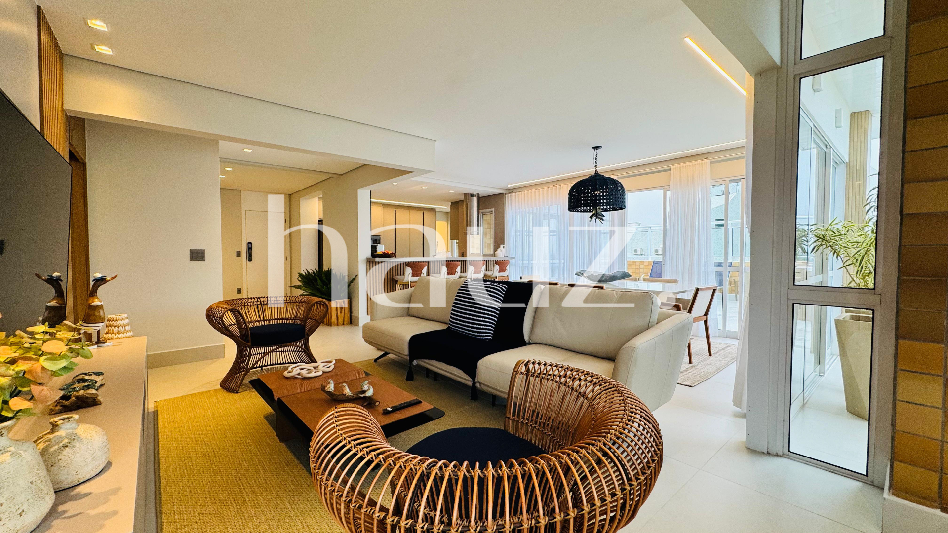 COBERTURA À VENDA, COM 4 DORMITÓRIOS, 244M2, NA RIVIERA DE SÃO LOURENÇO/ BERTIOGA – SP  - Imagem 1
