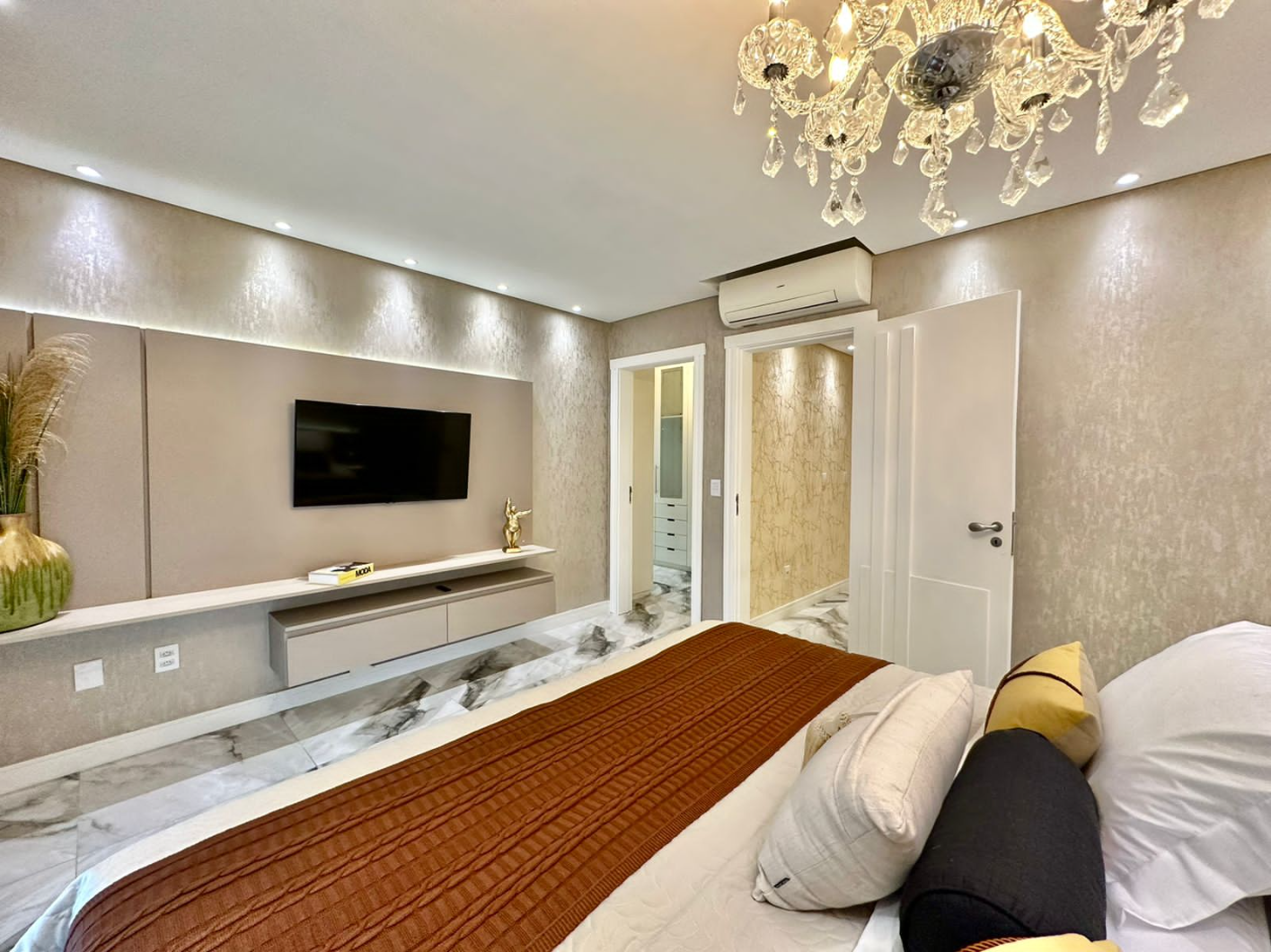 Sobrado com 5 suítes à venda no condomínio Velas da Marina.