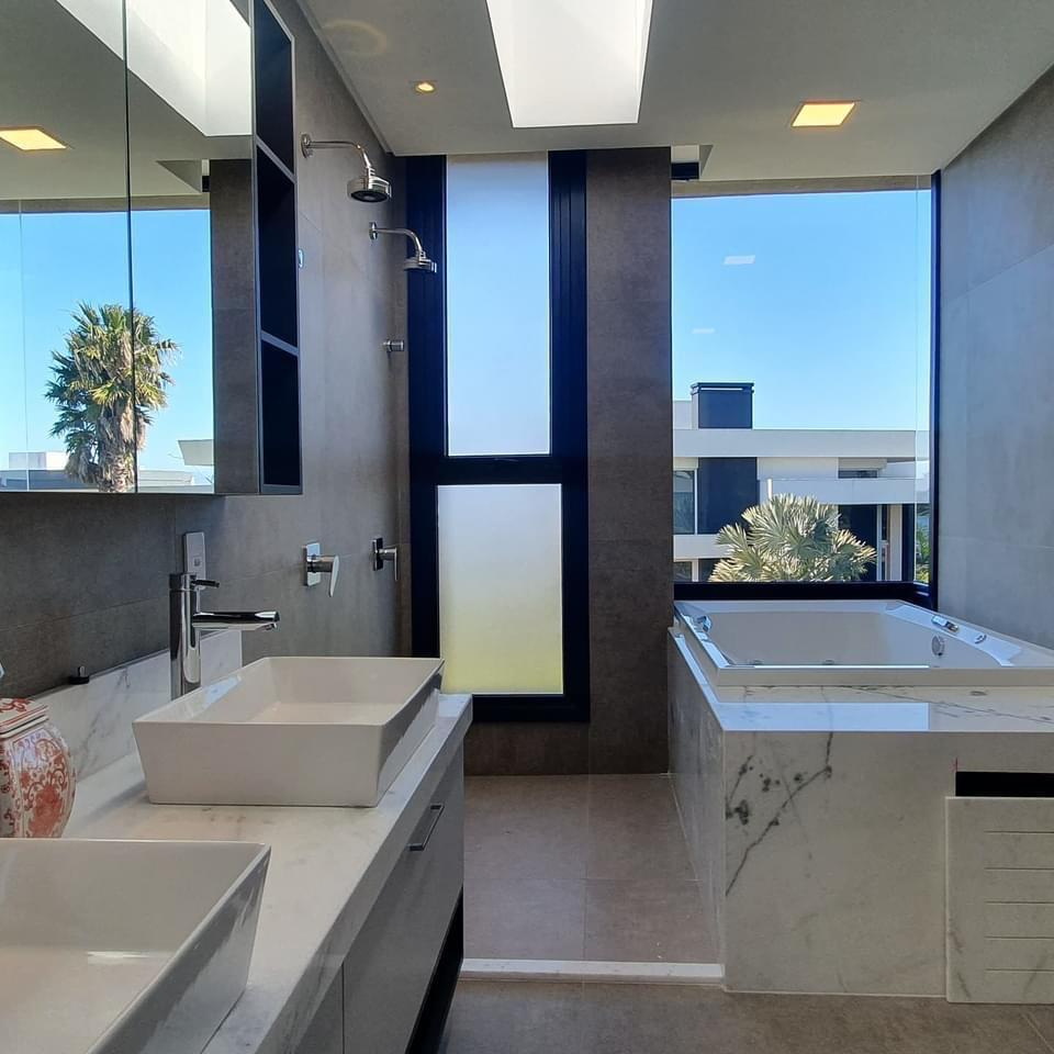 Casa em condomínio fechado com 5 suítes à venda - Foto 2