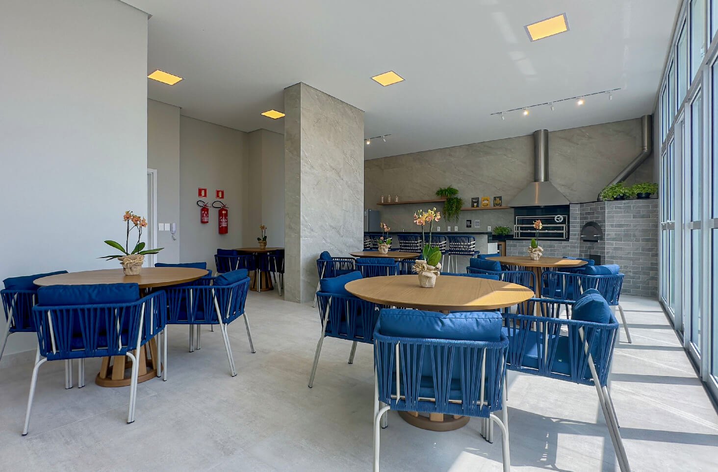 APARTAMENTO DE ALTO PADRÃO NO CONDOMINIO PLAZAS DE MADRID