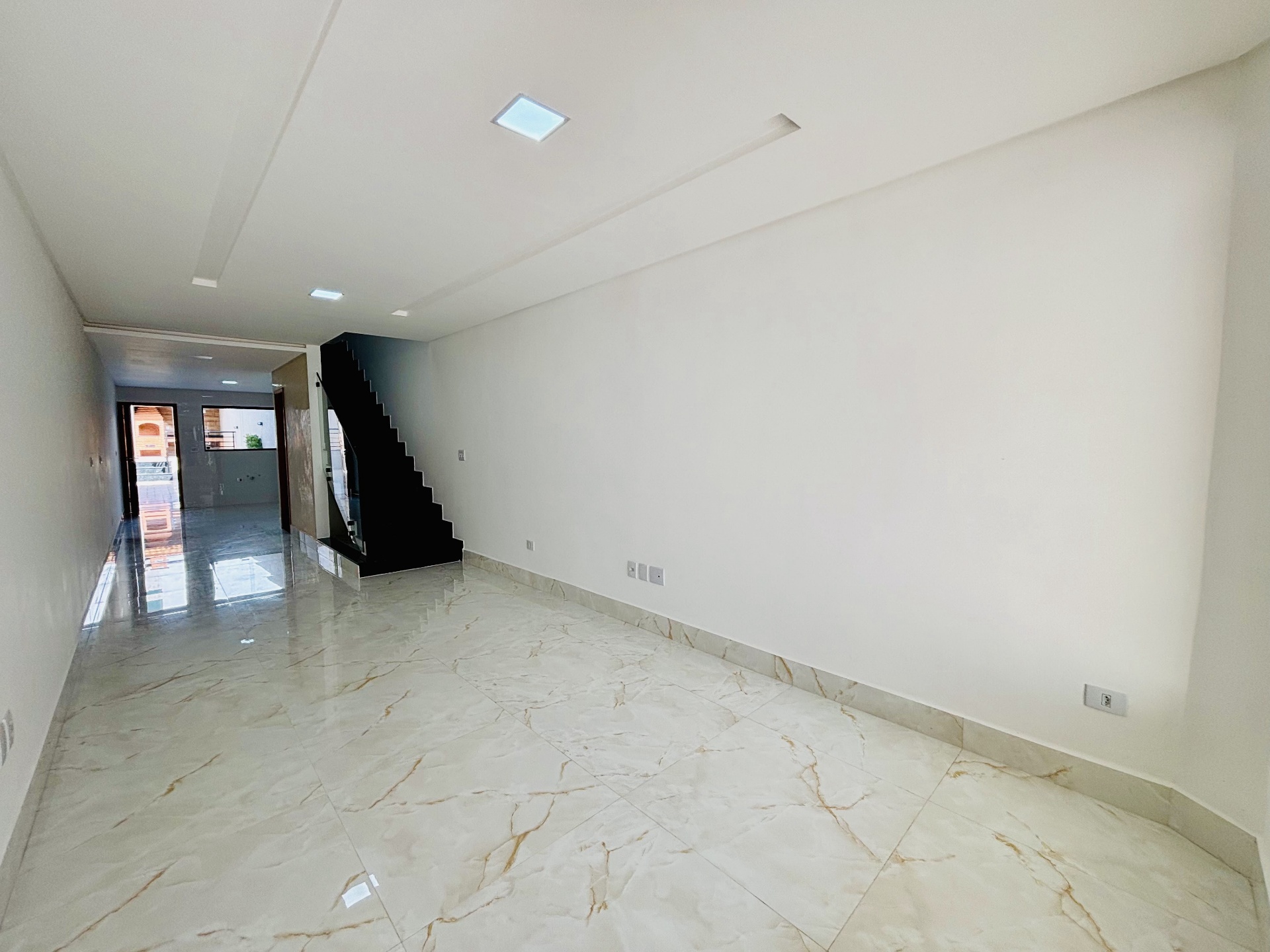 SOBRADOS NOVOS NA PENHA COM 3 SUITES E 2 VAGAS - Foto 2