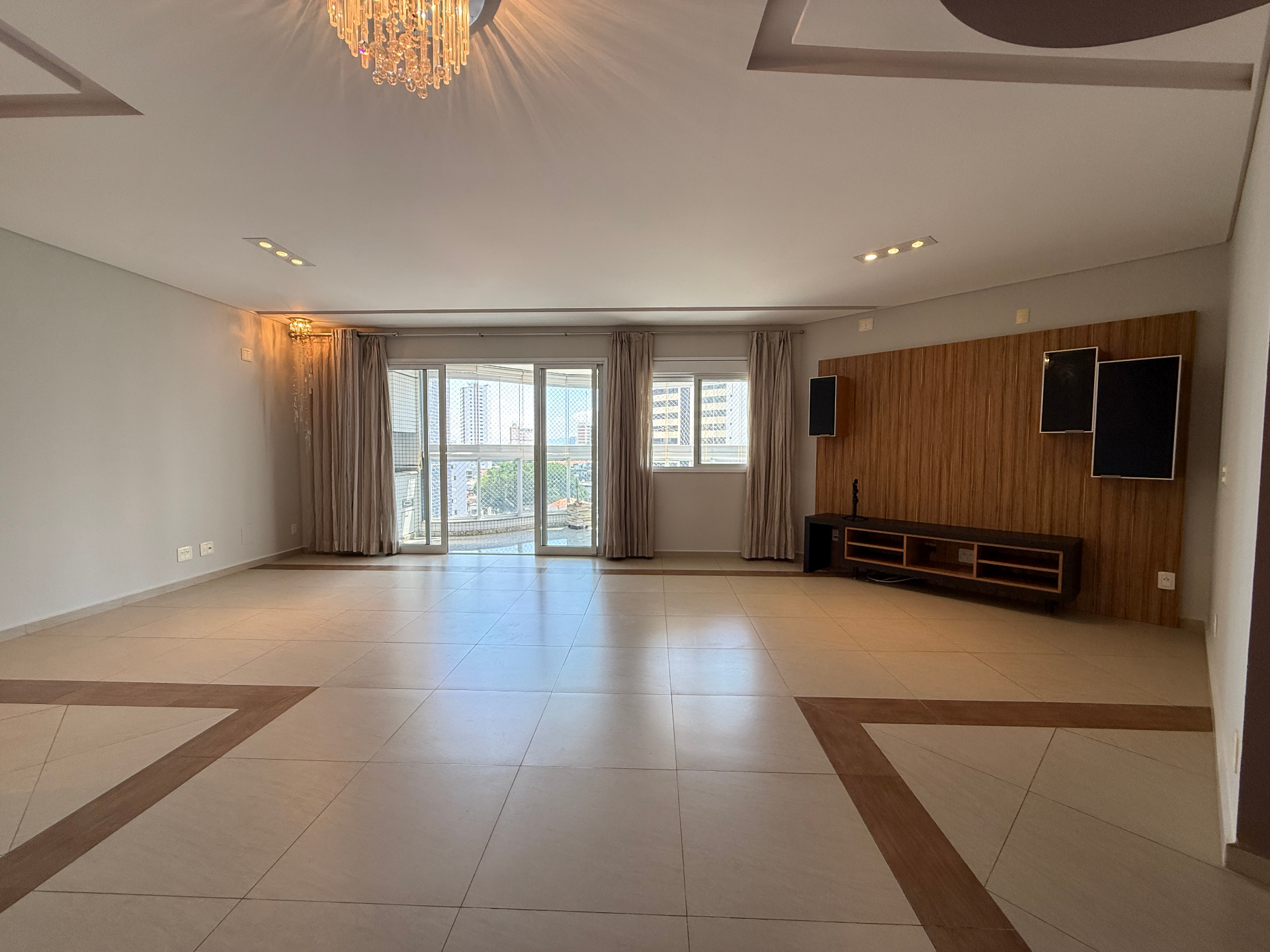 APARTAMENTO NO JARDIM ANALIA FRANCO COM 3 SUITES E  3 VAGAS COM CONDOMINIO HAUSSMAN