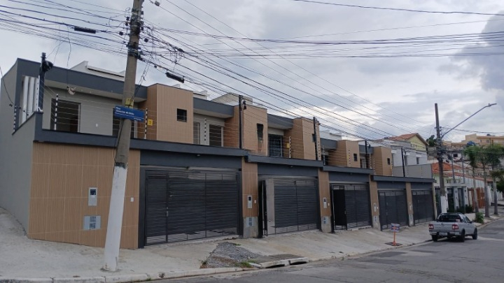 SOBRADOS NOVOS NA VILA RE COM 2 DORMITÓRIOS, UM SUITE E ATÉ 3 VAGAS