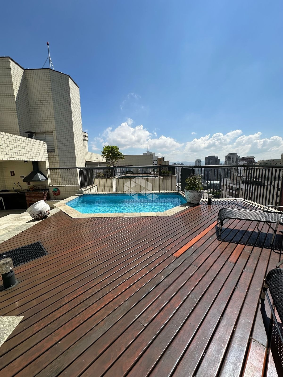 Cobertura Penthouse 250m² no Monte Catini - 4 Dorms (3 Suítes), Piscina Privativa e 3 Vag