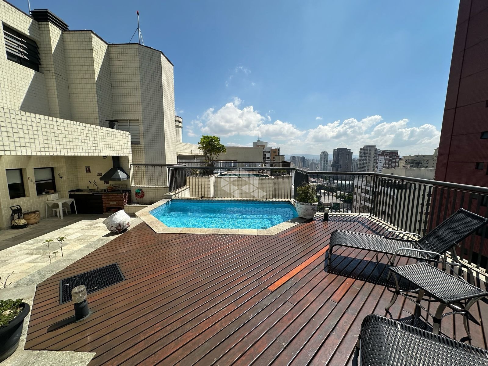 Cobertura Penthouse 250m² no Monte Catini - 4 Dorms (3 Suítes), Piscina Privativa e 3 Vag - Foto 2
