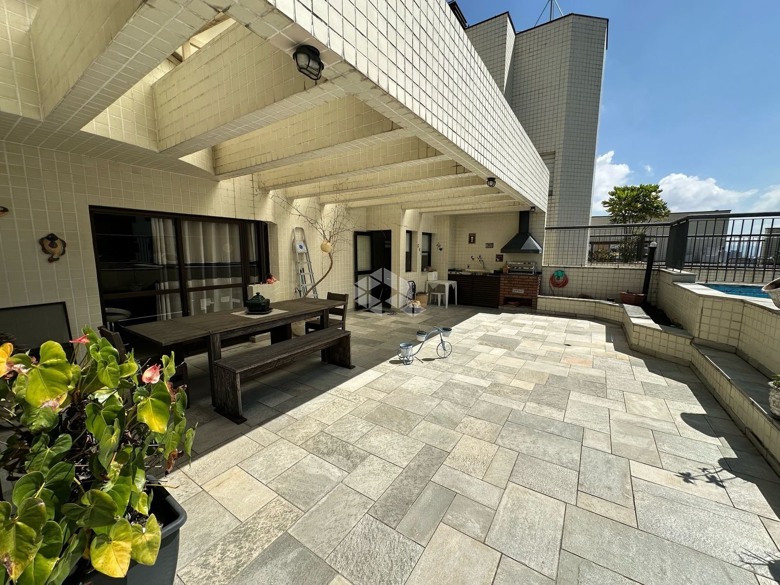 Cobertura Penthouse 250m² no Monte Catini - 4 Dorms (3 Suítes), Piscina Privativa e 3 Vag - Foto 3