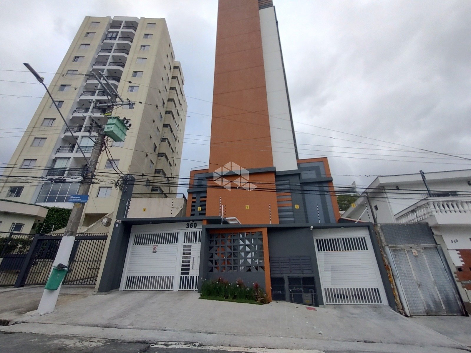 APARTAMENTO NA VILA MATILDE COM 2 QUARTOS E SACADA