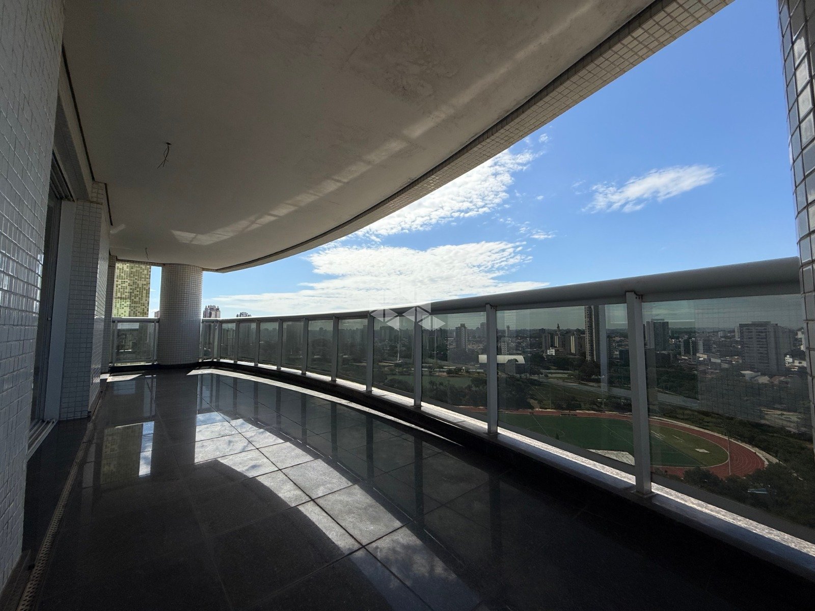 APARTAMENTO NO CONDOMÍNIO JARDINS DE SINTRA COM 4 SUÍTES E 6 VAGAS EM FRENTE AO PARQUE CERET NO ANÁLIA FRANCO - Foto 2