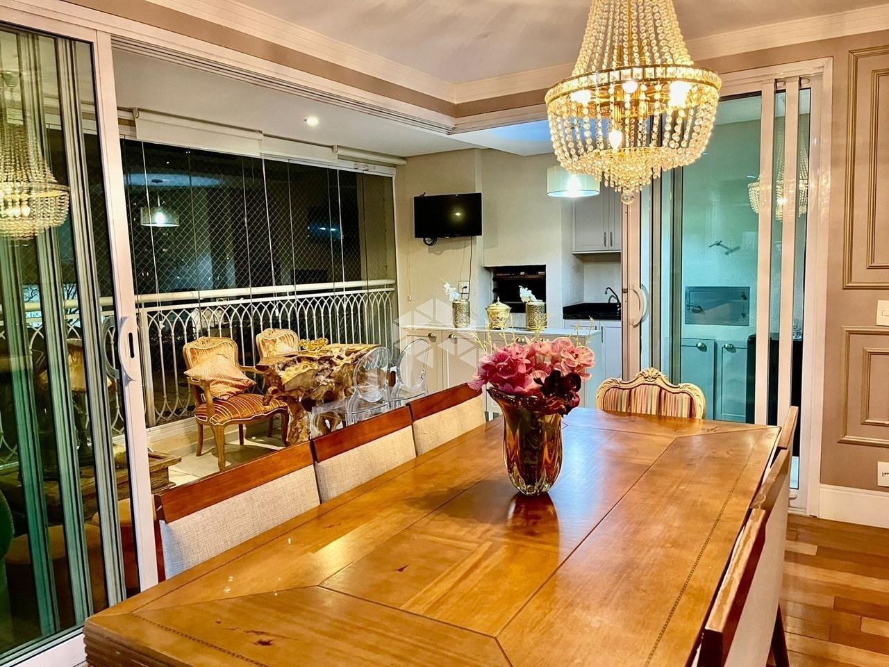 APARTAMENTO NO CONDOMINIO VERTICAL CONQUEST AO LADO DO PARQUE CERET COM 3 SUITES E 4 VAGAS