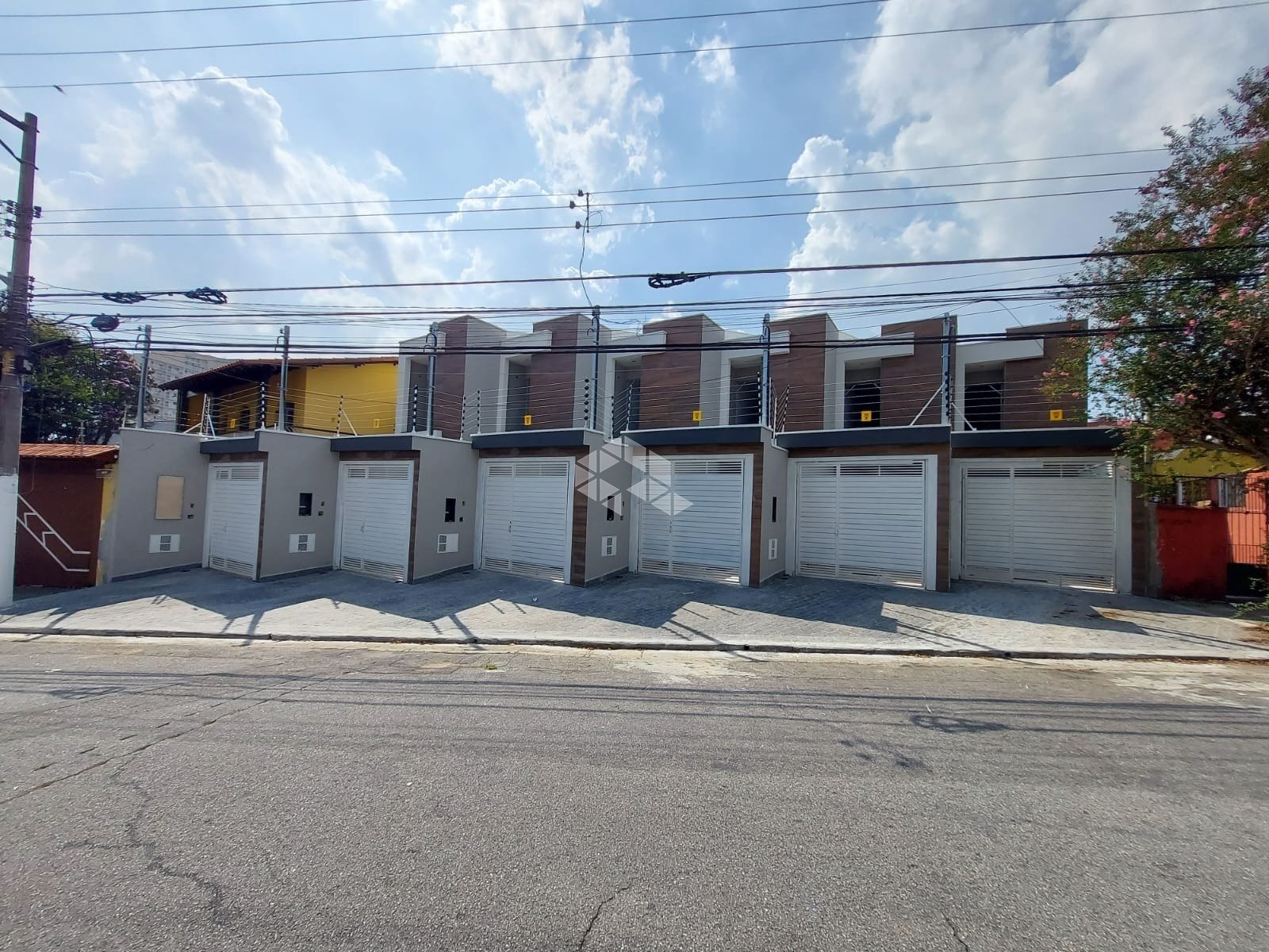 SOBRADO NA VILA RÉ  COM 3 DORMITORIOS SENDO 1 SUITE E 2 VAGAS!