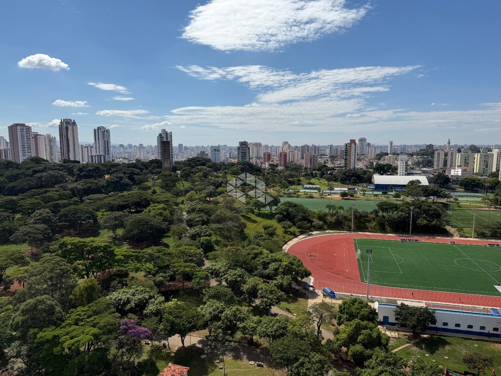 APARTAMENTO NO CONDOMÍNIO JARDINS DE SINTRA COM 4 SUÍTES E 6 VAGAS EM FRENTE AO PARQUE CERET NO ANÁLIA FRANCO