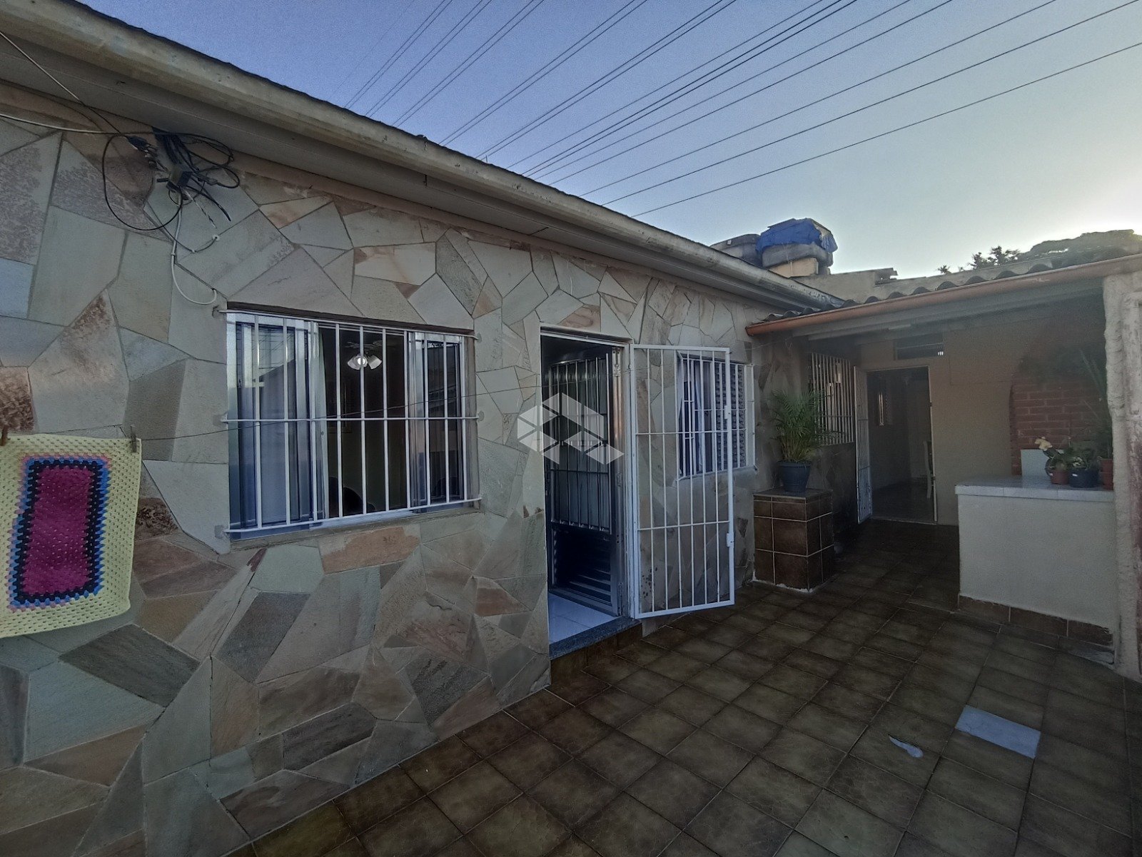 CASA COM 3 DORMITÓRIOS A VENDA NA VILA GRANADA