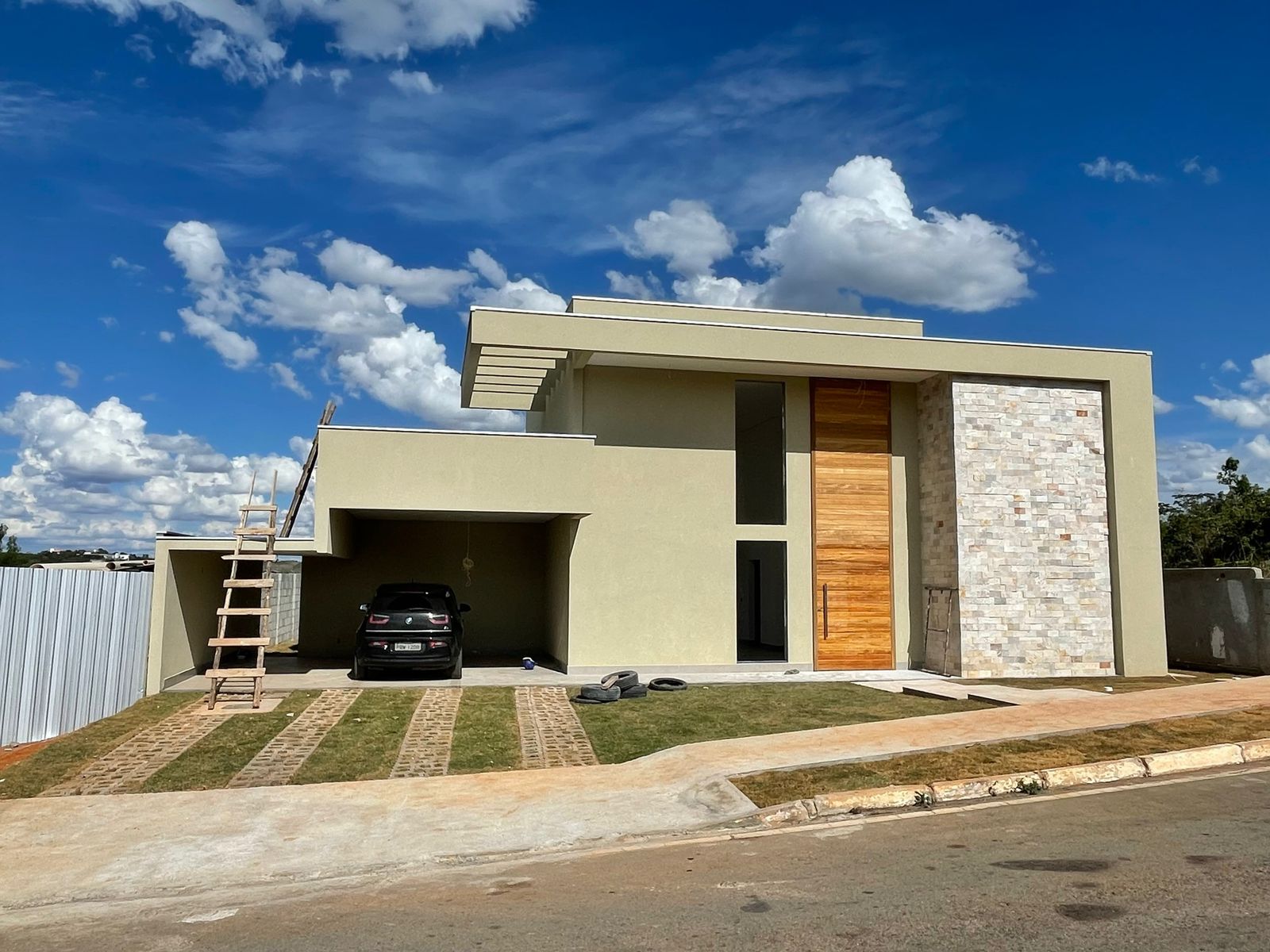 Casa de Condomínio à venda com 4 quartos, 272m² - Foto 5