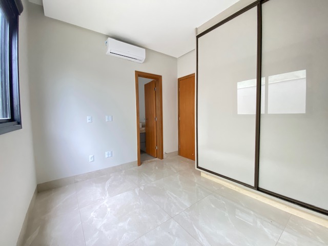 Casa de Condomínio à venda com 4 quartos, 240m² - Foto 13