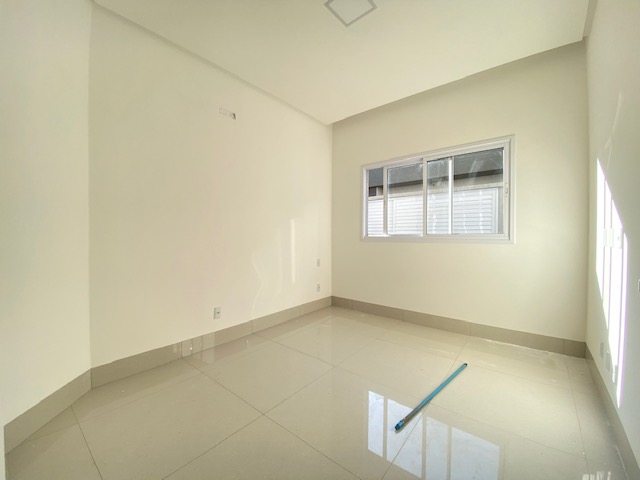 Casa de Condomínio à venda com 4 quartos, 198m² - Foto 13