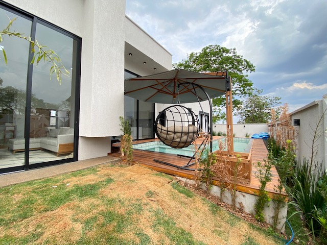 Casa de Condomínio à venda com 4 quartos, 283m² - Foto 3