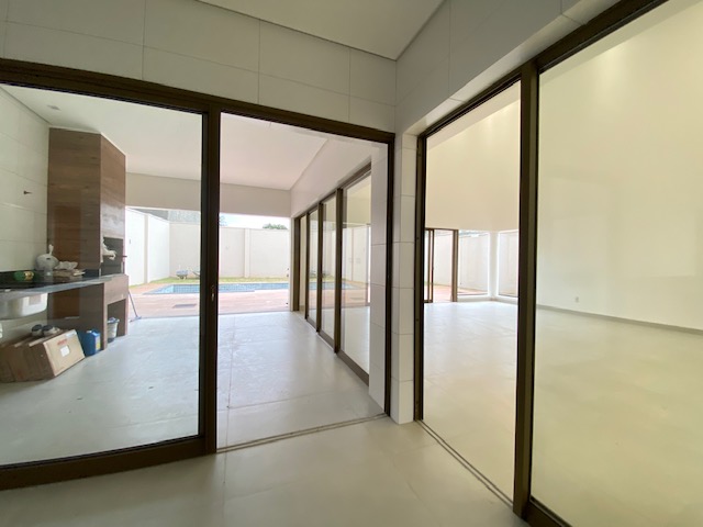 Casa de Condomínio à venda com 4 quartos, 351m² - Foto 9