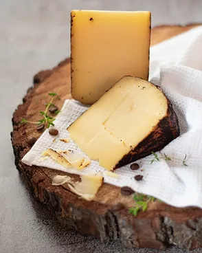 Landana Cheese with Coffee +/- 4.5 kg