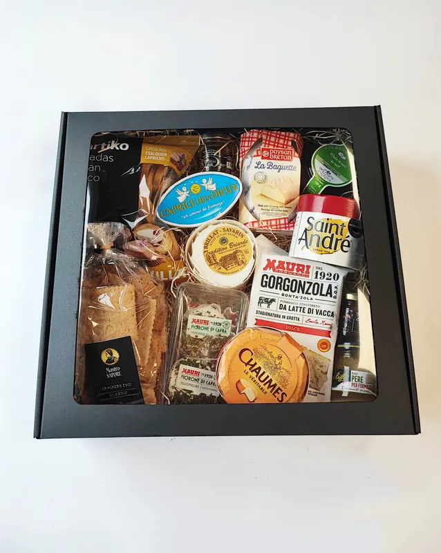 Gift set: A selection of very special soft cheeses with toppings!