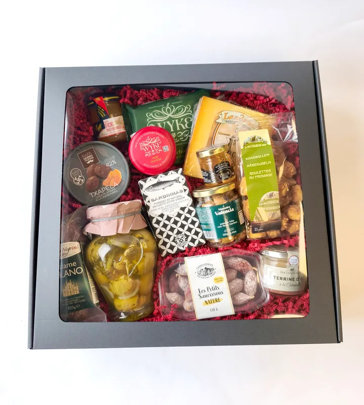Gourmet gift box – the best flavors of Europe in one box!