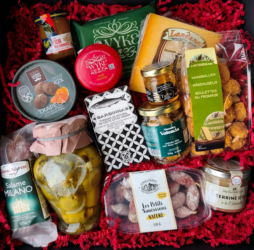 Gourmet gift box – the best flavors of Europe in one box!