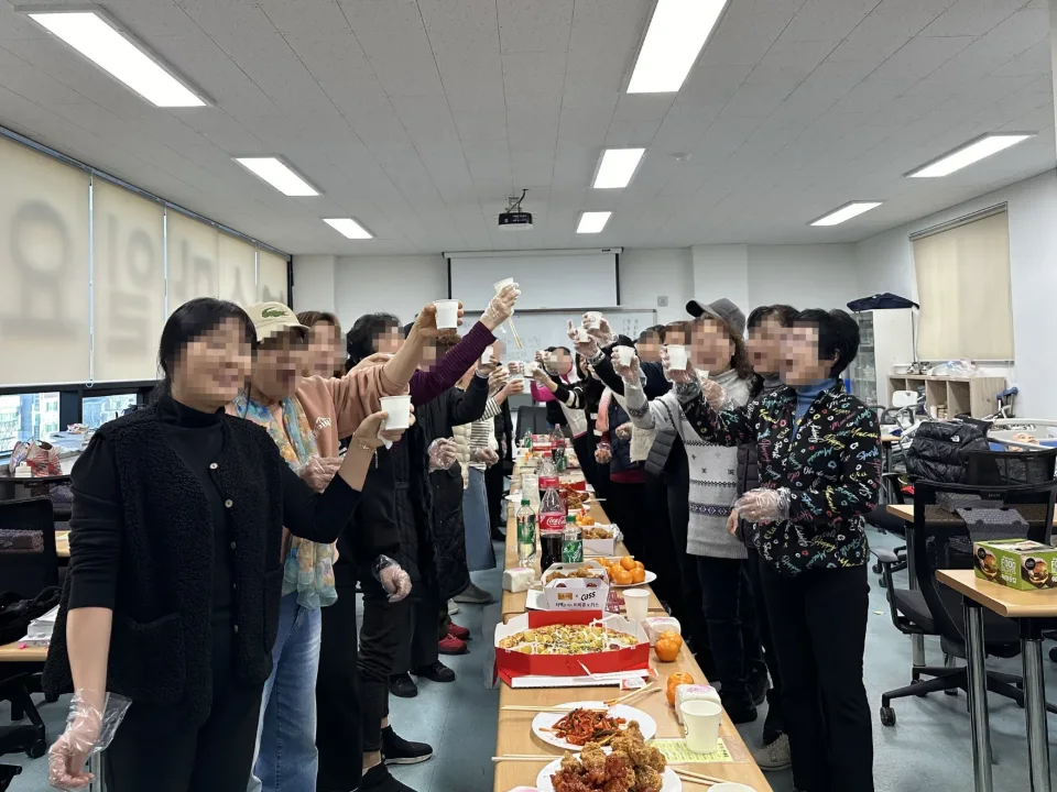 함께 소통하는 스마일요양보호사교육원 교육생들