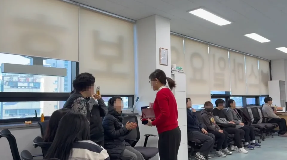 교육생과 함께하는 스마일요양보호사교육원 실기 활동