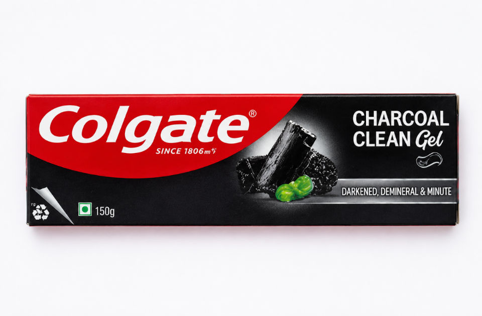 COLGATE CHARCOAL CLEAN 120GM