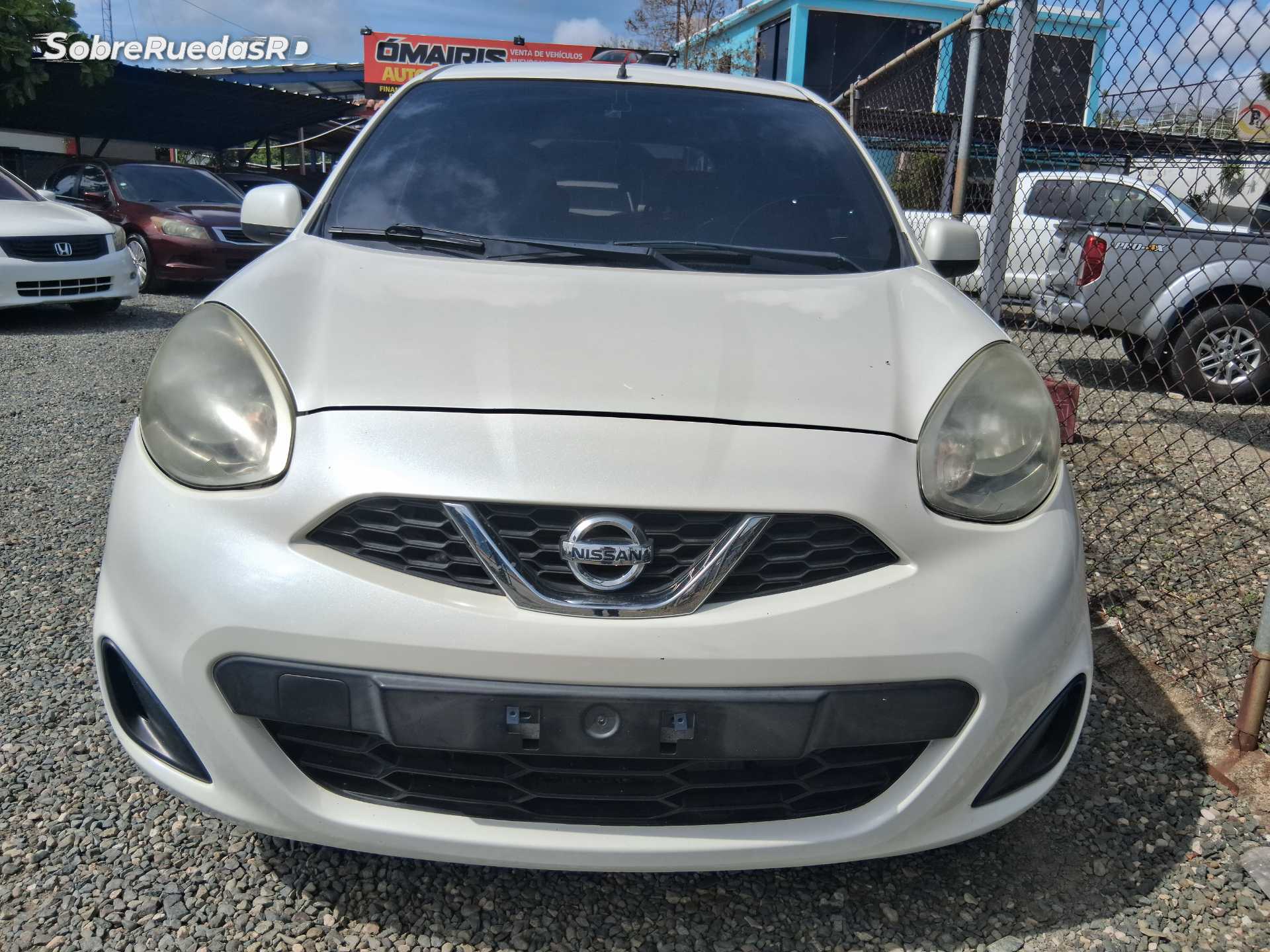 Nissan March 2016