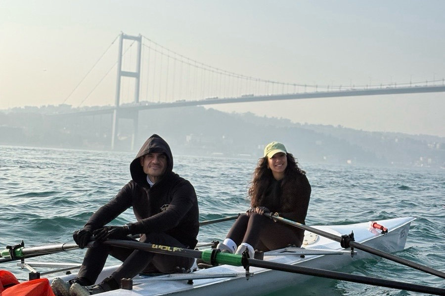 boğazda kürek çekmek
